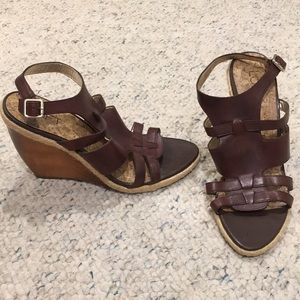 Leather wedge sandals